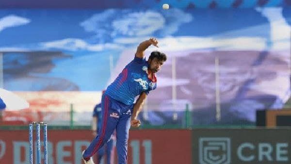 IPL 2021: রবিচন্দ্রন অশ্বিনকে চূড়ান্ত অবজ্ঞা সঞ্জয় মঞ্জরেকরের! টি ২০ বিশ্বকাপেও কি বসেই থাকবেন তারকা স্পিনার?