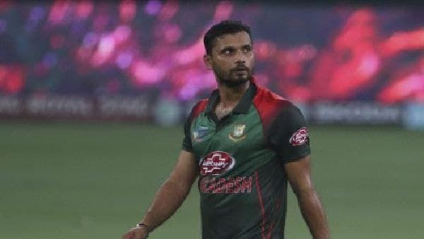 বাংলাদেশে সংখ্যালঘুদের উপর হিংসার হৃদয়বিদারক ঘটনার প্রতিবাদ মাশরাফি মোর্তাজার