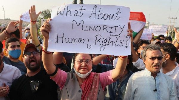 হিন্দু পণ্ডিত-শিখদের খুন রক্তাক্ত উপত্যকা, গত দু’দিনে কাশ্মীরে আটক ৭০০-র বেশি ‘সন্ত্রাসী সমর্থক’