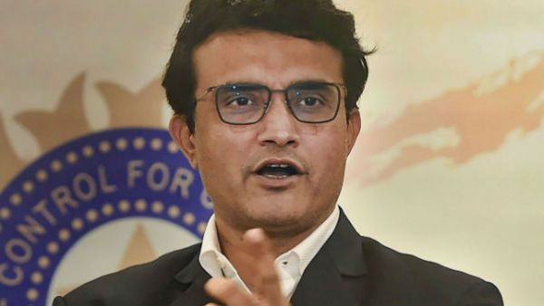 দু’বার সৌরভের আমন্ত্রণ ফিরিয়েছেন পিসিবি চেয়ারম্যান! কেন এই ঔদ্ধত্য রামিজ রাজার