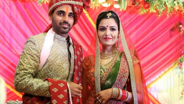 বিবাহবার্ষিকীর পরের দিনই বাবা হলেন ভুবনেশ্বর কুমার, ঘরে এল কন্যা সন্তান