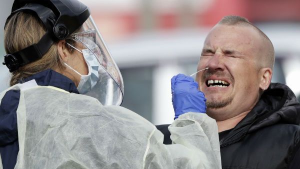 উৎসবের মরশুমে করোনা ভাইরাসের চোখরাঙানি, ইউরোপের একাধিক দেশে জারি লকডাউন