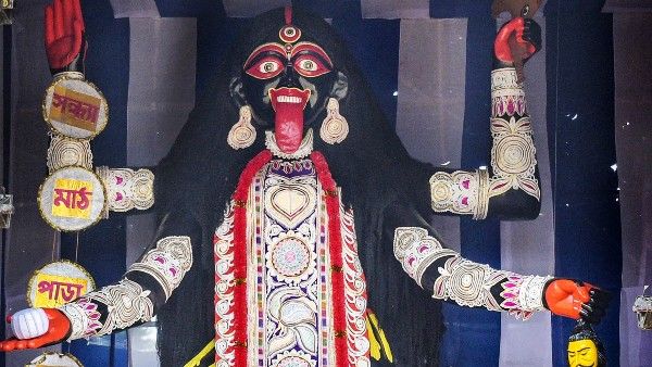 ফের বাংলাদেশে হামলা মন্দিরে, ভেঙে দেওয়া হল কালীমূর্তি