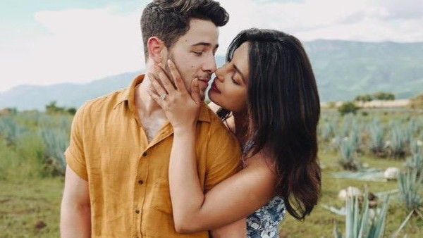 ডিভোর্সের গুজব উড়িয়ে অন্তঃসত্ত্বা হওয়ার ইঙ্গিত প্রিয়াঙ্কা চোপড়ার!‌ হতবাক নিক জোনাস