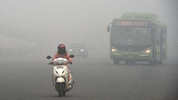 দুষণের বিষবাতাসে অসুস্থতা বাড়ছে, রাজধানীর ৮০ শতাশ বাসিন্দা আক্রান্ত হচ্ছেন একাধিক রোগে