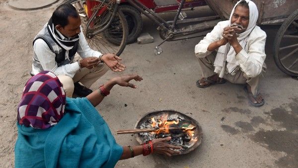 তাপমাত্রা কমে ঠান্ডার আমেজ বাংলায়, তবে নিম্নচাপের বাউন্সারে পথ হারাতে পারে শীত