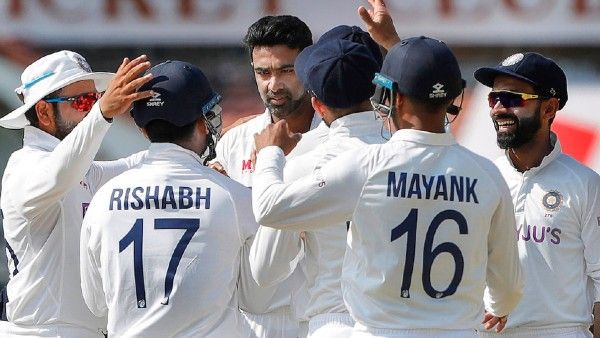 অশ্বিনকে সর্বকালের সেরা বলায় রোহিতকে মারাত্মক খোঁচা প্রাক্তন পাক অধিনায়কের