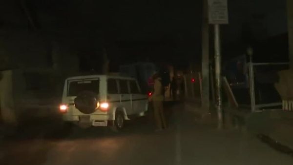 শ্রীনগরে পুলিশ বাসে জঙ্গি হামলার দায় স্বীকার করল জঈশ, ঘটনার বিস্তারিত রিপোর্ট চাইলেন প্রধানমন্ত্রী মোদী