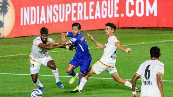 চমক অব্যাহত মহমেডানে, ইস্টবেঙ্গলে ফিরতে পারেন ঘরের ছেলে, কলকাতা লিগের জন্য শক্তিশালী দল গড়ছে ছোট ক্লাবগুলিও