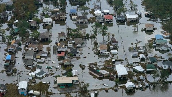 বন্যা থেকে ঘূর্ণিঝড়, আবহাওয়া বিপর্যয়ে বিশ্বজুড়ে লক্ষ লক্ষ কোটি টাকার ক্ষতি ২০২১ সালে