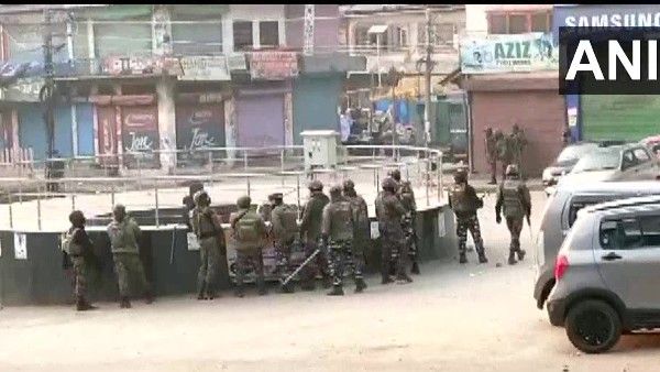 জঙ্গি মৃত্যুর প্রতিশোধ, জম্মু–কাশ্মীরে সন্ত্রাসী হামলায় শহিদ ২ পুলিশ কর্মী