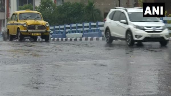 Weather Update: সোমবারও দিনভর বৃষ্টি, তিন জেলায় ভারী বৃষ্টির পূর্বাভাস! একনজরে বাংলার আবহাওয়ার আপডেট