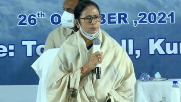 মেয়র নিয়ে সিদ্ধান্তের দিনের বড় ঘটনা, তৃণমূলে ফেরানো হচ্ছে না ৩ নির্দল কাউন্সিলরকে