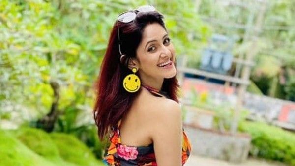 এবার আসছে ছোট্ট গুনগুন, শুভেচ্ছায় ভাসলেন তৃণা 