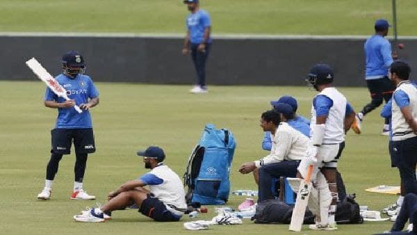 বিরাট কোহলি কেপ টাউন টেস্টে দলে ফিরলে বাদ পড়বেন কোন ক্রিকেটার? দ্রাবিড় দিলেন ইঙ্গিত