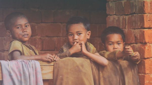 কোভিডে দারিদ্রসীমার নীচে ৫০ কোটির বেশি মানুষ