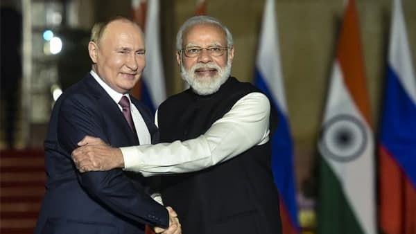 ভরসা কম? গত পাঁচ বছরে রাশিয়ার থেকে অস্ত্র কেনা কমিয়েছে ভারত