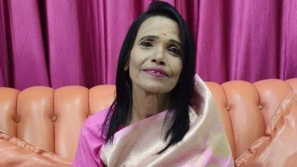 নাইটি পরে কোমরে গামছা বেঁধে এ কি করলেন রানু মণ্ডল!