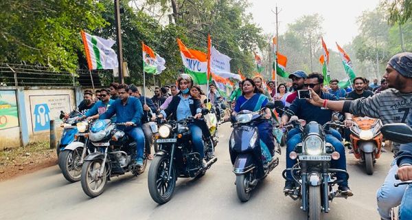 বাঁকুড়া থেকে ফেরার পথে লরির ধাক্কা, অল্পের জন্যে রক্ষা পেলেন অভিনেত্রী সায়ন্তিকা বন্দ্যোপাধ্যায়