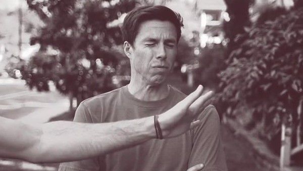 বেশ আশ্চর্যজনক! যে কারণে কোরিয়ানরা নিজেদের গালে থাপ্পড় মারে, কিন্তু কেন?