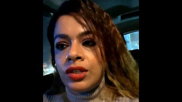 অনুষ্ঠানে ডেকেও যোগ্য সম্মান পেলেন না, ফেসবুক লাইভে অপমানের কথা জানালেন ইমন চক্রবর্তী