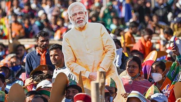 করোনা সংক্রমণ বাড়বাড়ন্তে ফের একবার মিছিল-সভাতে নিষেধাজ্ঞা জারি করল নির্বাচন কমিশন