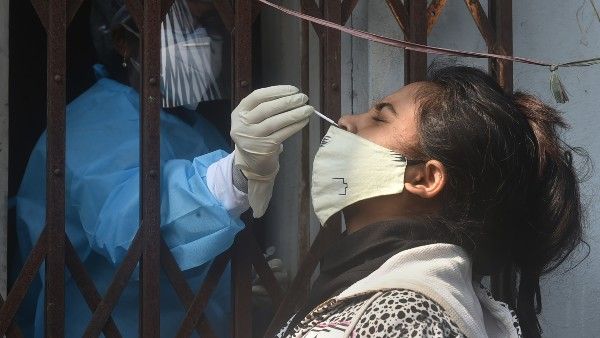 করোনা সংক্রমণে রাশ টানতে নয়া পন্থা বঙ্গে, জেলা শহরগুলিতে নতুন করোনা বিধি জারি