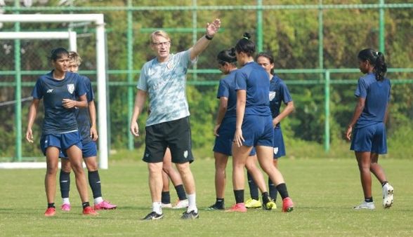 AFC Women’s Asian Cup 2022: জৈব সুরক্ষা বলয়ের মধ্যে সংক্রমণ ছড়িয়ে পড়ায় এএফসি-কে কাঠগড়ায় তুললেন ভারতের কোচ