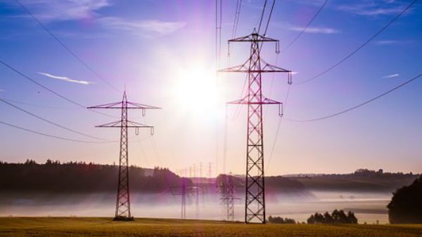 দেশে বিদ্যুৎ ঘাটতি, সমস্যা সমাধানে আদানির সঙ্গে চুক্তি কেন্দ্রের