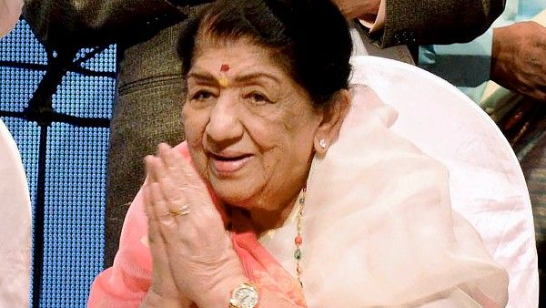 করোনার পাশাপাশি নিউমোনিয়ায় আক্রান্ত লতা মঙ্গেশকর, হাসপাতালে বিশেষ পর্যবেক্ষণে রয়েছেন তিনি