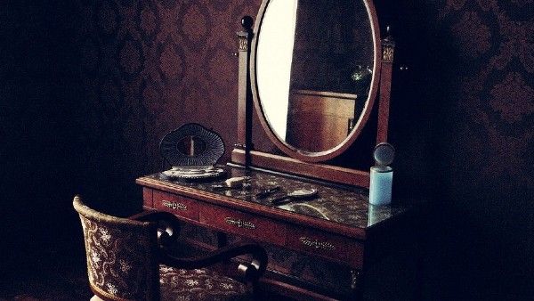 সকালে উঠে ভুলেও দেখবেন না এই জিনিস, অজান্তে জীবনে ঘনিয়ে আসবে বিপদ