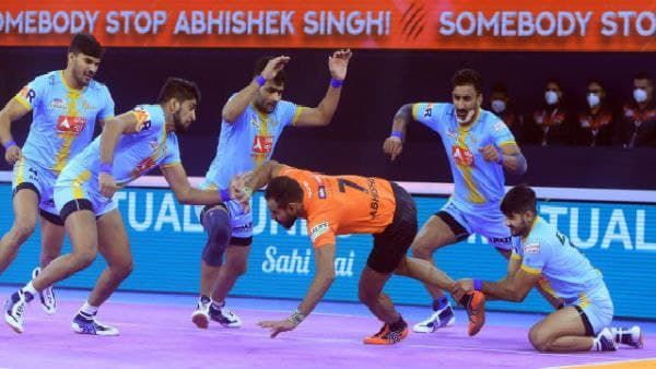 প্রো কবাডিতে নতুন বছরের প্রথম তিনটি ম্যাচই ড্র! আটকে গিয়েও শীর্ষস্থানেই রইল দাবাং দিল্লি