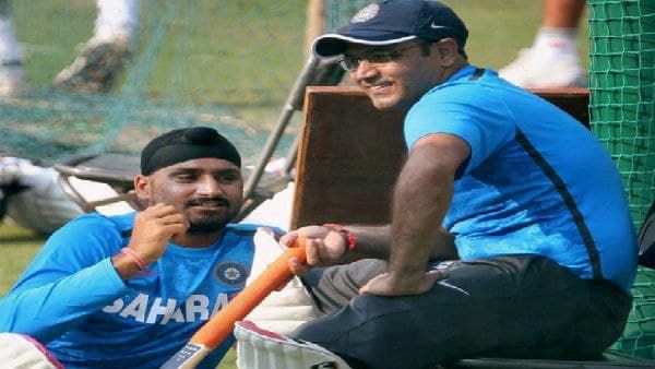 'যেন বড়া পাও ছিনিয়ে নিয়ে গেল', কামিন্সের ইনিংসে মুম্বইয়ের হার নিয়ে টুইটে উপহাস সেওয়াগের