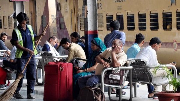 কুলি থেকে আজকের আইএএস, শ্রীনাথ কে–এর অনুপ্রাণিত কাহিনী হার মানাবে সিনেমার গল্পকে