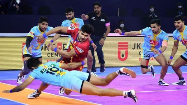 ইউপি যোদ্ধাকে হারিয়ে প্রো কবাডিতে শীর্ষস্থান ফের দখল দাবাং দিল্লি কেসি-র, ট্রিপল পাঙ্গার ফল কী?