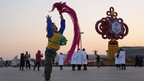 বেজিংয়ে বাখের সঙ্গে দেখা করলেন জিনপিং! শীতকালীন অলিম্পিকে নিভৃতবাসের কঠোর নির্দেশিকা চিনের