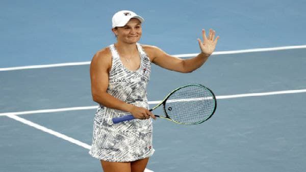 টেনিস তারকার ক্রিকেট-প্রেম! অস্ট্রেলিয়ান ওপেনে অনুশীলনের ফাঁকে অ্যাশ বার্টির ভিডিও ভাইরাল