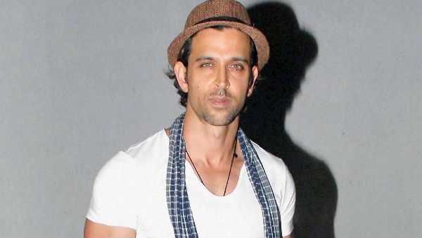 আবার প্রেমে পড়লেন হৃত্ত্বিক রোশন?‌ রেস্তোরাঁ থেকে কার হাত ধরে বেরোলেন অভিনেতা জেনে নিন