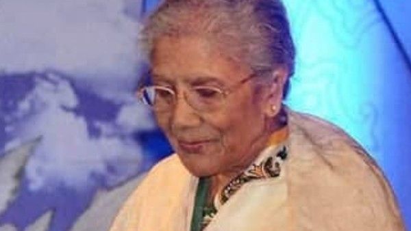 একটু ভালো আছেন সন্ধ্যা মুখোপাধ্যায়, কিন্তু পুরোপুরি কাটেনি সঙ্কট