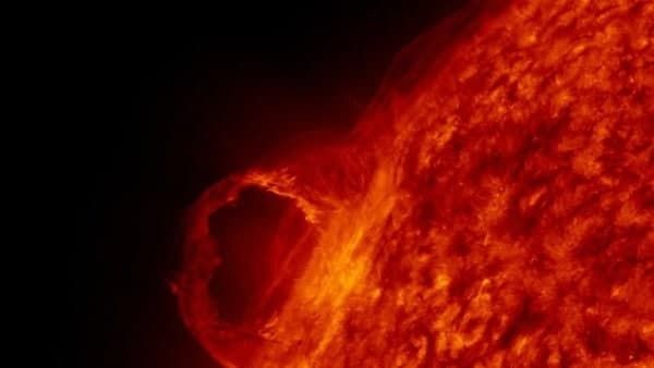 মহাকাশে ইতিহাস করে প্রথমবারের জন্যে সূর্যের দরজায় Parker Solar Probe! মুহূর্তের সেই ভিডিও রইল