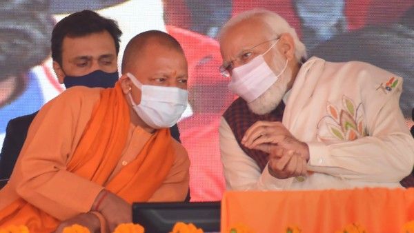 বিজেপি ছাড়তেই গ্রেফতারি পরোয়ানা স্বামী প্রসাদের বিরুদ্ধে! রণনীতিতে বড়সড় বদল শাহ-নাড্ডার