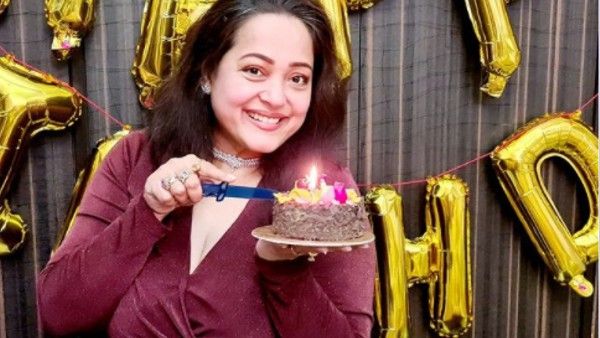 অভিনেত্রী অপরাজিতা আঢ্যর জন্মদিন, শুভেচ্ছায় ভাসালেন অনুরাগীরা