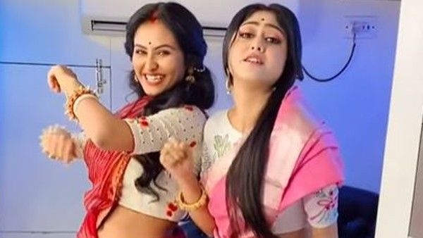 'পুষ্পা' ফিল্মের গানের সঙ্গে কোমর দোলালেন অপু ও উমা, মুহূর্তে ভাইরাল ভিডিও 