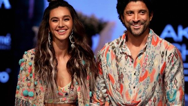 ঘরোয়া বিয়ে সারলেও মুম্বইতে ফারহান–শিবানীর গ্র্যান্ড রিসেপশন হবে চলতি মাসের শেষে