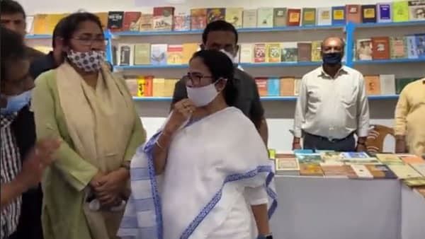 বদলে গেল সল্টলেক সেন্ট্রাল পার্কের নাম! রাশিয়া-ইউক্রেন যুদ্ধ নিয়ে বড় বার্তা মমতার