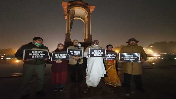ইন্ডিয়া গেটে মোদীর হাতে উদ্বোধন হওয়া নেতাজি-আলোর 'অন্তর্ধান'! ক্ষোভে দিল্লির রাজপথে তৃণমূল সাংসদরা