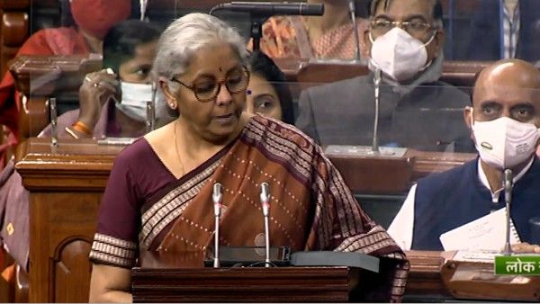 কৃষকদের জন্য পিপিই মডেলে ডিজিটাল প্রযুক্তিগত সহায়তা ও কিষাণ-ড্রোনের ঘোষণা বাজেটে