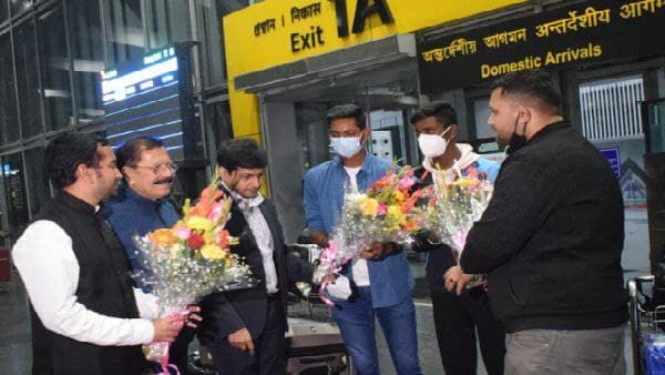 রবিদের সংবর্ধনা প্রদানের সিদ্ধান্ত! ভারত-ওয়েস্ট ইন্ডিজ টি ২০ সিরিজে দর্শক রাখা নিয়ে আশাবাদী সিএবি