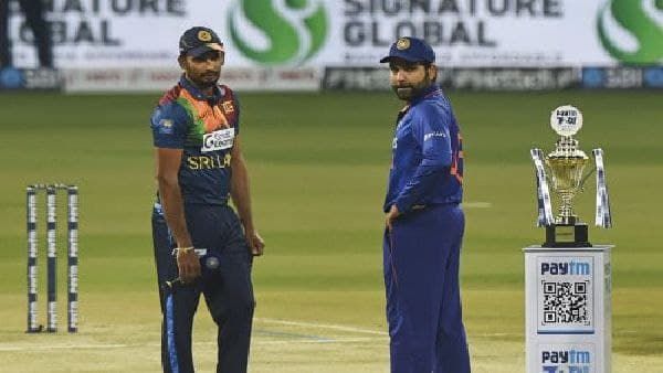 রোহিত শর্মার বিশ্বরেকর্ড! বিরাট কোহলি ও মার্টিন গাপটিলকে টপকে টি ২০ আন্তর্জাতিকে অনন্য নজির