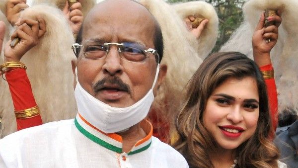 জীবন-যুদ্ধে দীর্ঘ লড়াই থেমে গেল, মুম্বইয়ে হাসপাতালে প্রয়াত মন্ত্রী সাধন পাণ্ডে